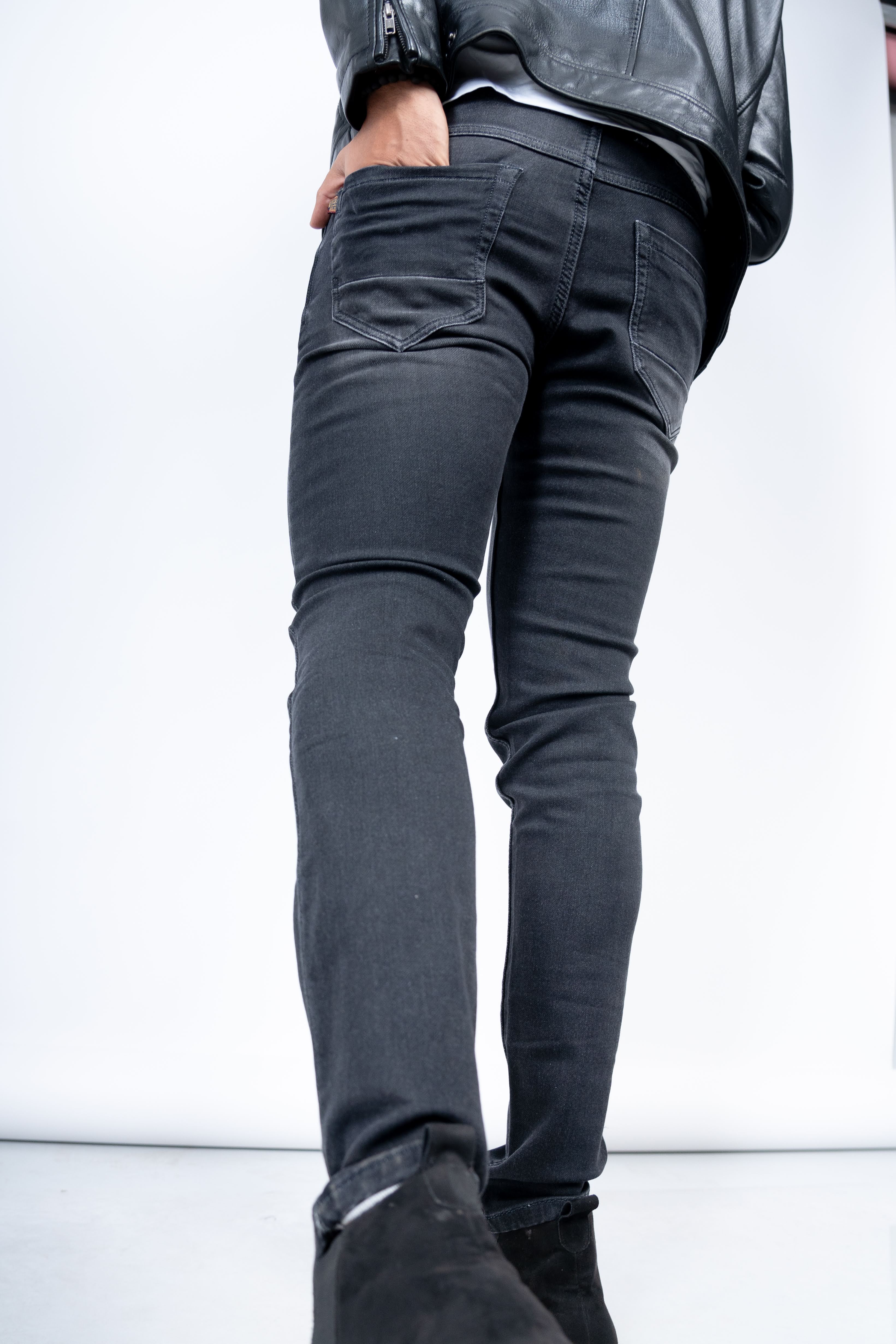 DARK FADED SLIM FIT JEANS
