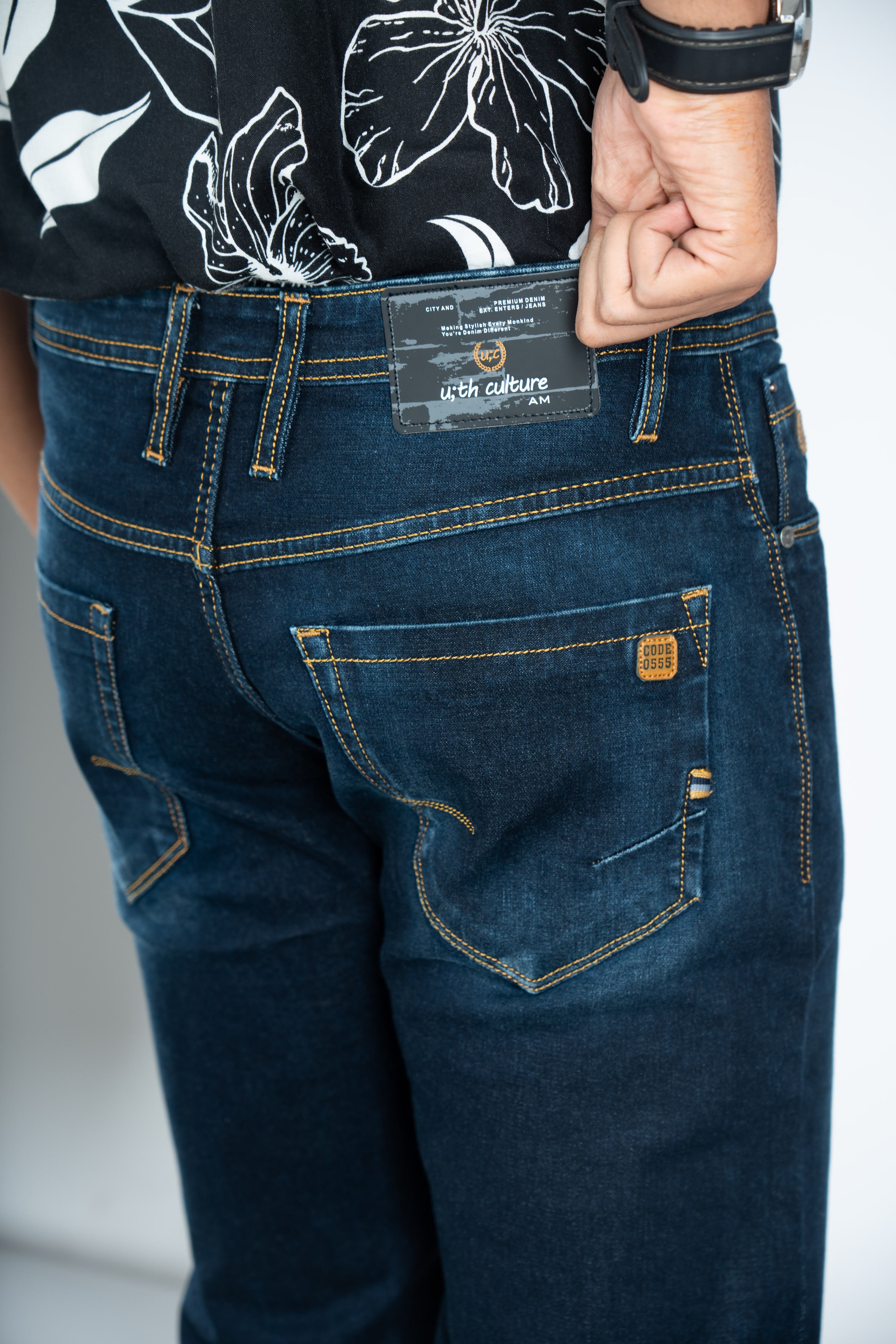 CLASSIC GOLDEN STITCH STRAIGHT FIT JEANS